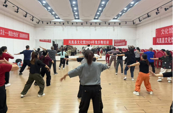 凤凰县文化馆十月份公益培训精彩瞬间189.png