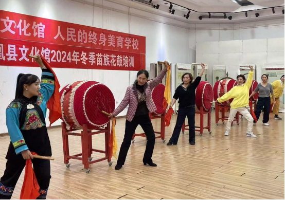 凤凰县文化馆十月份公益培训精彩瞬间135.png