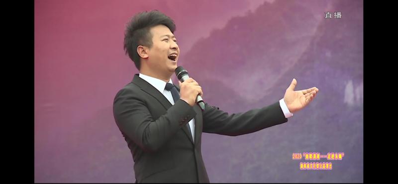 表演:湘西自治州文化馆 演唱:仇韬兀 表演:叶红 周文清 演唱:张映龙