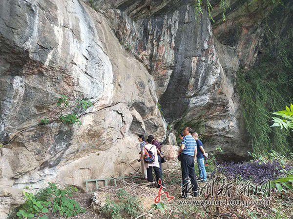 淡岩为世人所知,始自秦代,据清代的《零陵县志》记"秦始皇时,周贞实