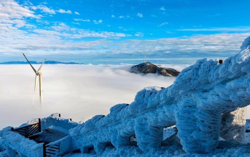 云冰山旅游景区位于蓝山县南风坳区域,与广东省连州市交界
